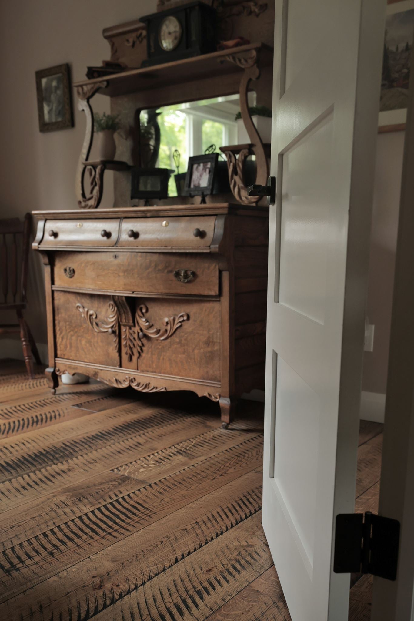 Wide Plank White Oak Hardwood Flooring Natural 1850 Circular Sawn