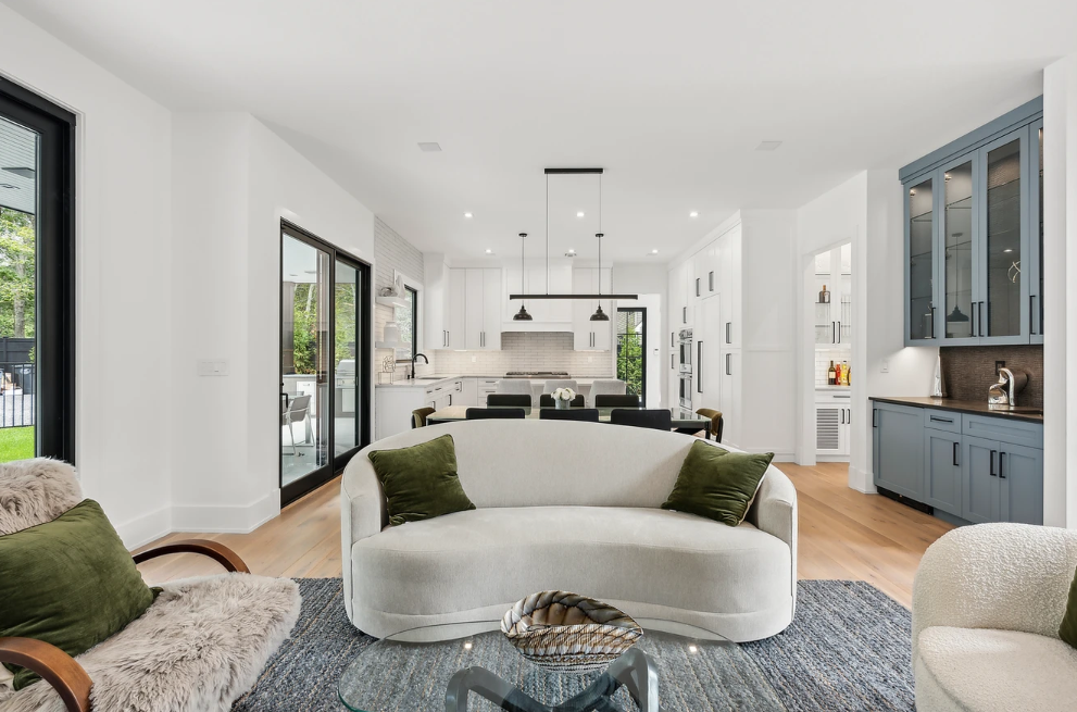 Wide Plank White Oak Neutral Hardwood