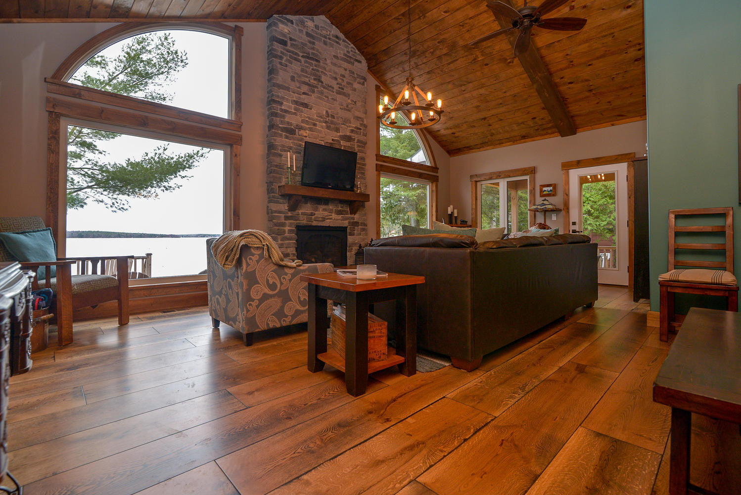 White Oak Hardwood Flooring - Gaylord Wide Plank Flooring 