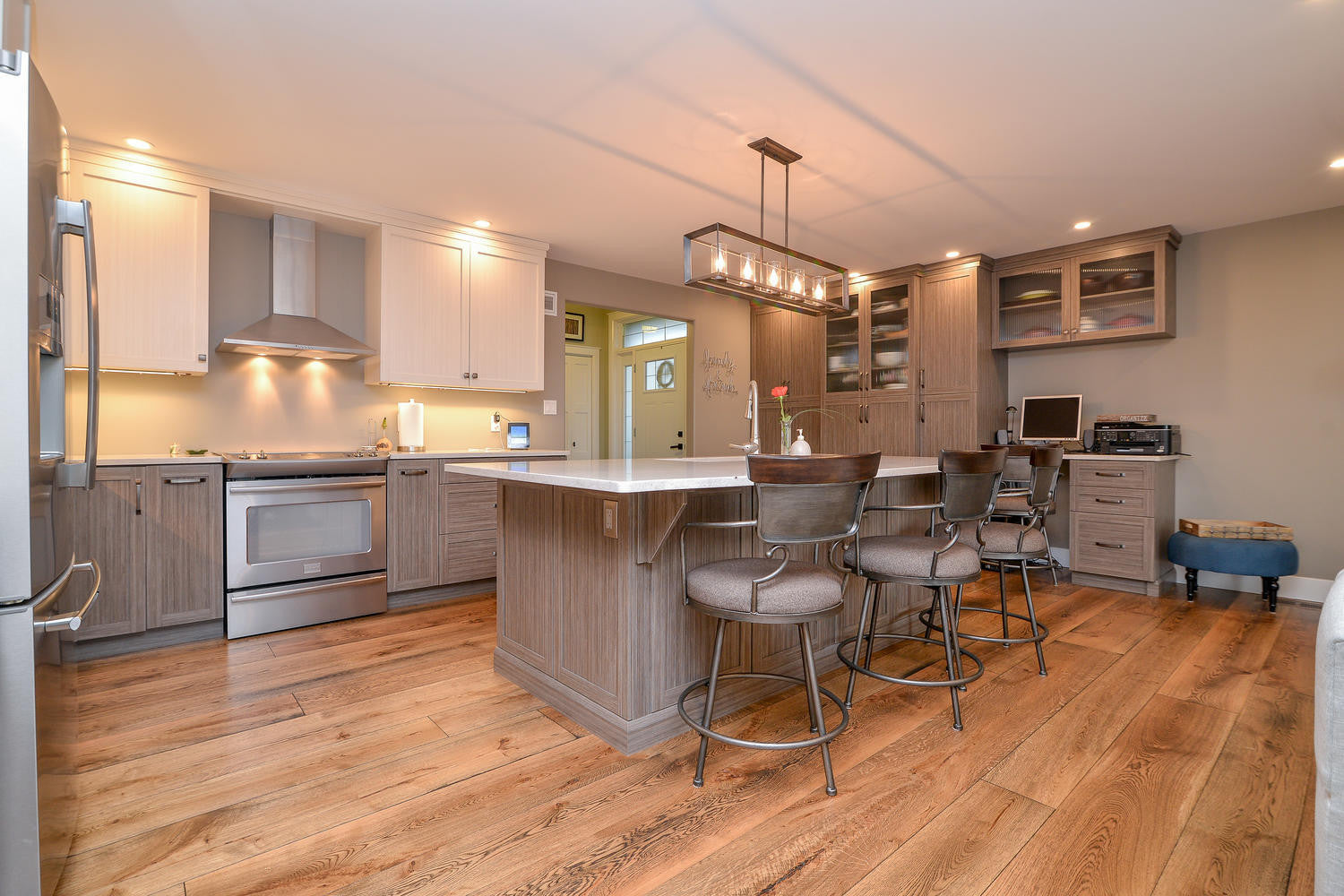 White Oak Hardwood Flooring - Gaylord Wide Plank Flooring 