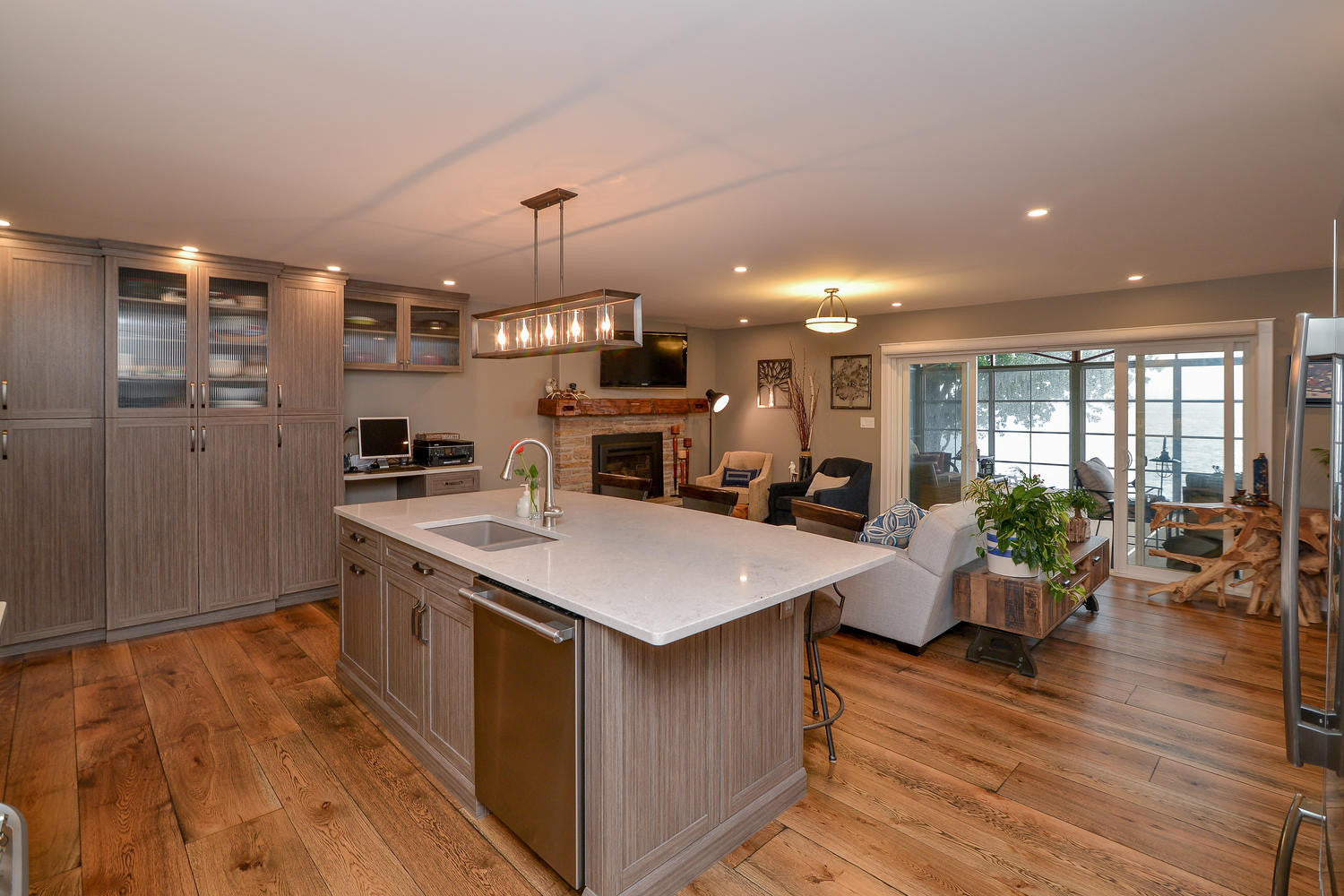 White Oak Hardwood Flooring - Gaylord Wide Plank Flooring 