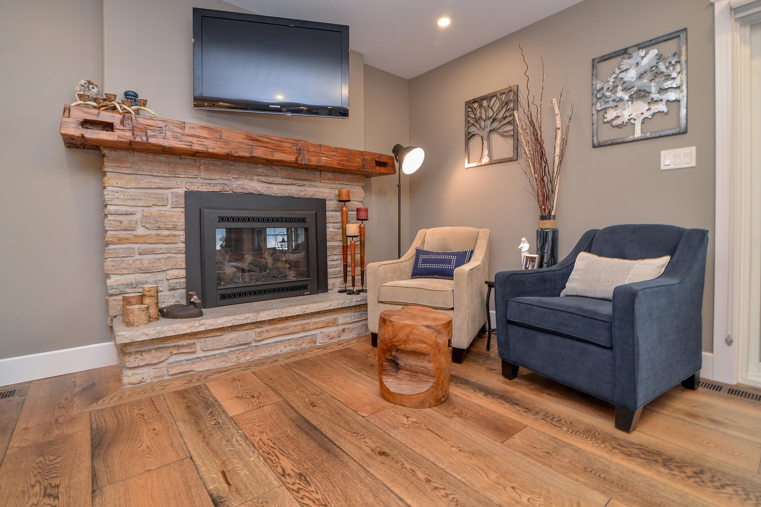 White Oak Hardwood Flooring - Gaylord Wide Plank Flooring 