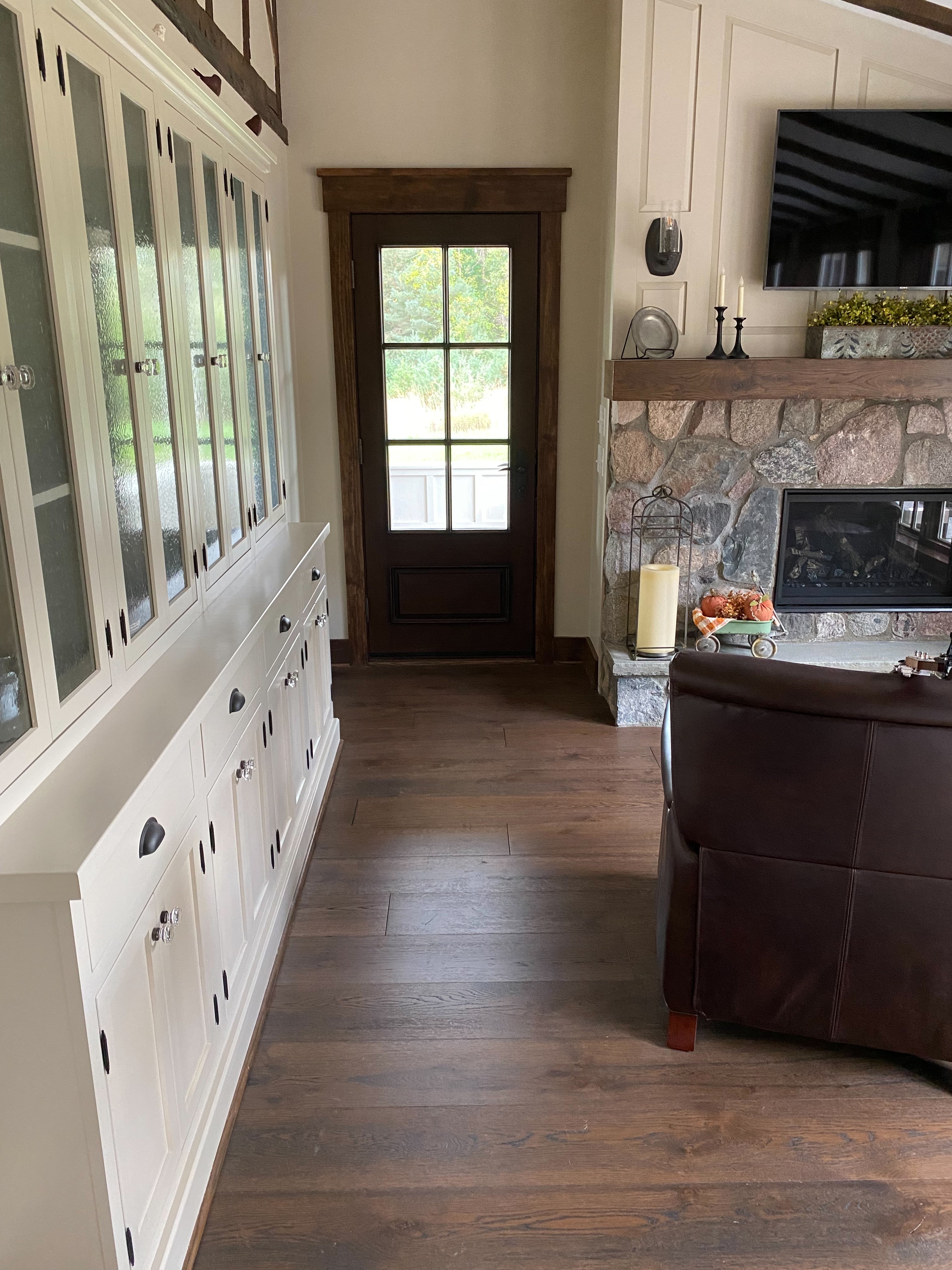 Mid Tone Wide Plank White Oak